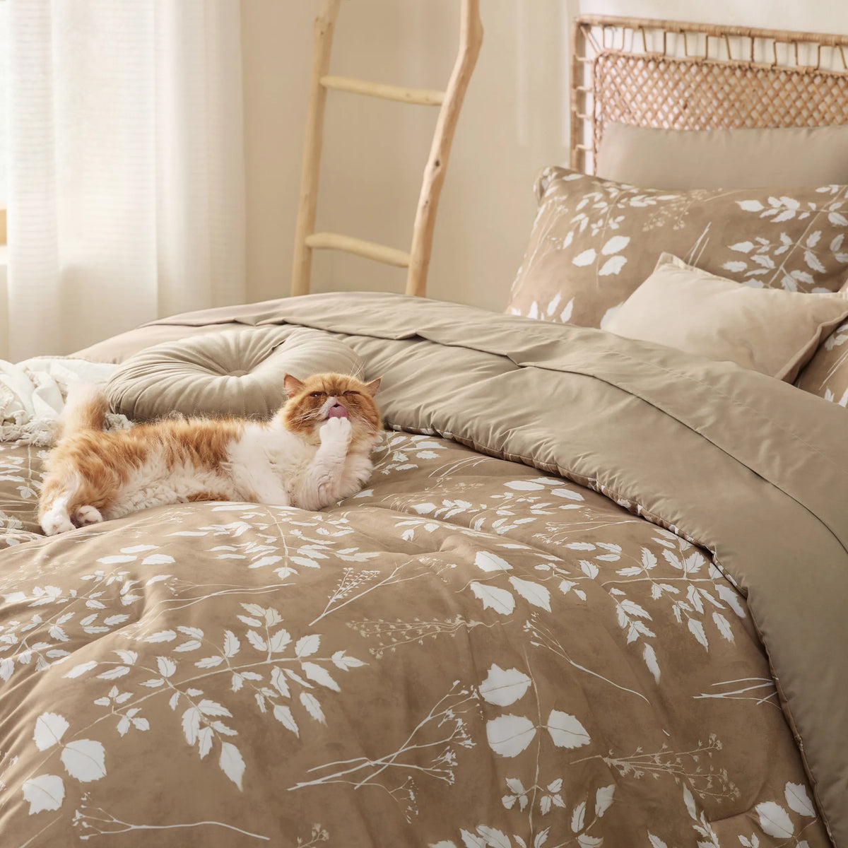 Bed Comforter, Elegant Floral Sets for Everyday Bedding and Comfortable Sleep, 4 Sizes and 15 Colors image 32