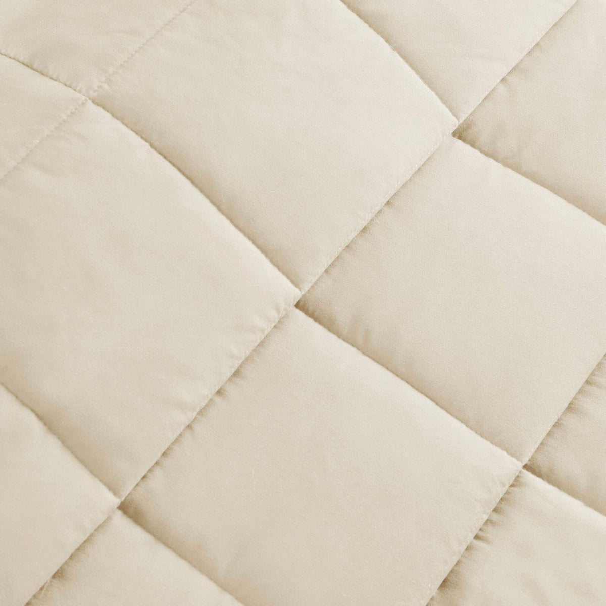 Cozy Throw Blanket, Windom Lightweight Down Alternative with Satin, Machine-Washable Care for Living Rooms, Bedrooms and Everyday Lounging image 33