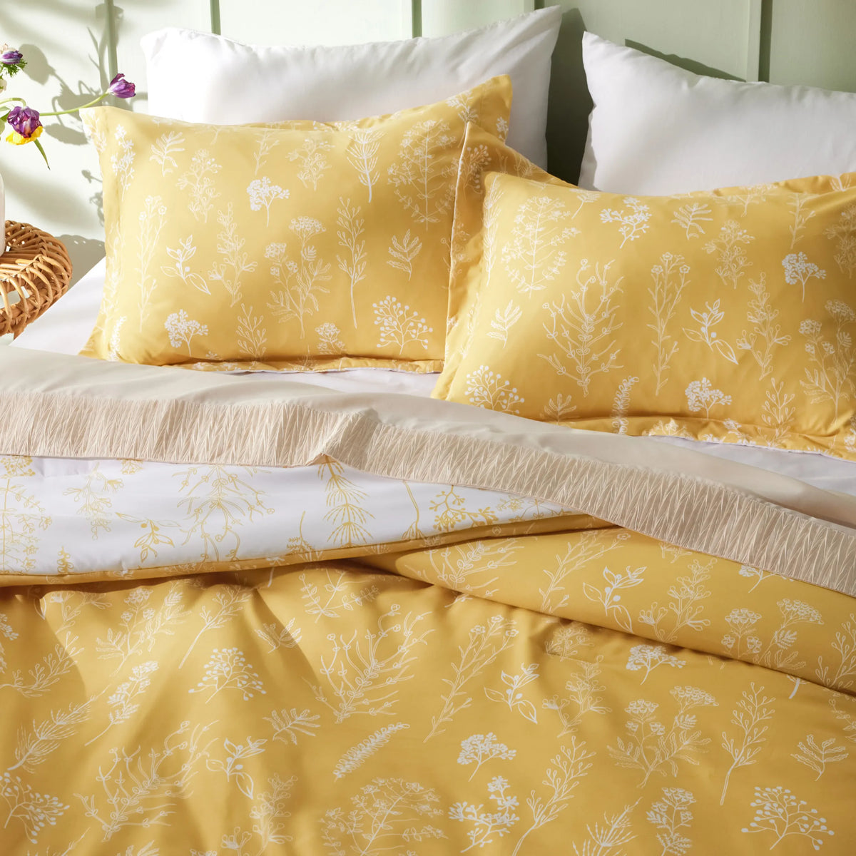 Down & Feather Comforter, Reversible Floral Print Set, Machine-Washable Care for Everyday Bedding and Comfortable Sleep image 33