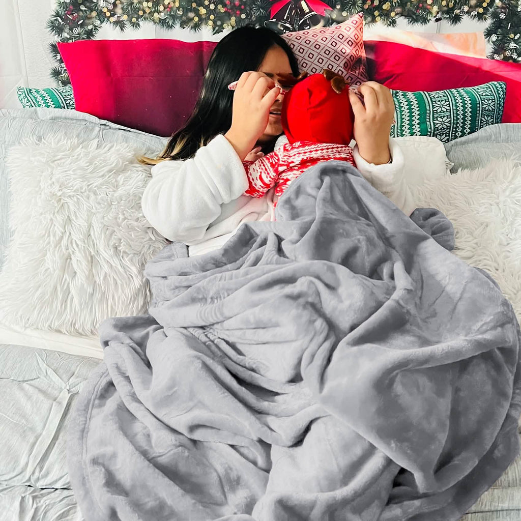 Cozy Throw Blanket, Flannel Fleece 300gsm, Lightweight Design for Living Rooms, Bedrooms and Everyday Lounging, 4 Sizes and 29 Colors image 34