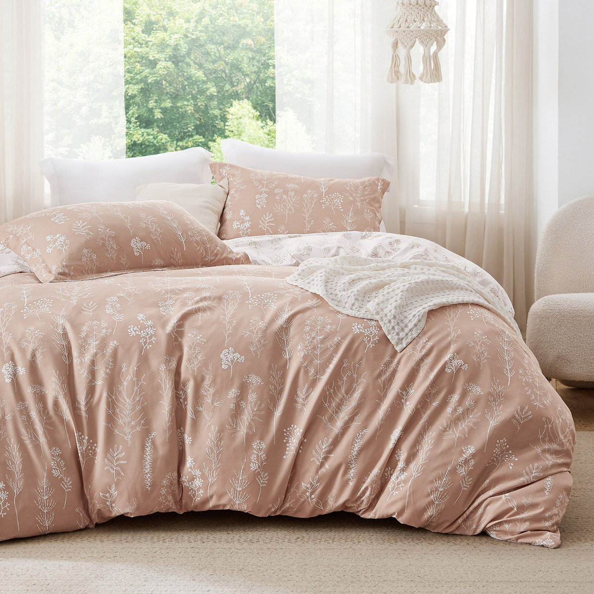 Duvet Cover Set, Reversible Floral Print, Breathable Construction for Bedroom Bedding Refresh and Everyday Comfort, 4 Sizes and 13 Colors image 36