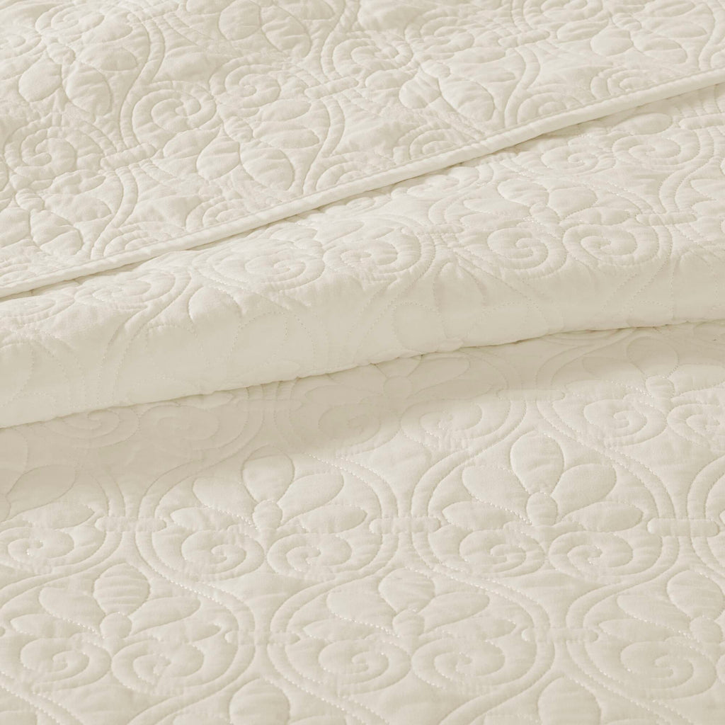 Cozy Throw Blanket, Quebec 3 Piece Reversible Quilt Set, Lightweight Design, Machine-Washable Care for Sofas, Beds and Relaxing at Home image 38