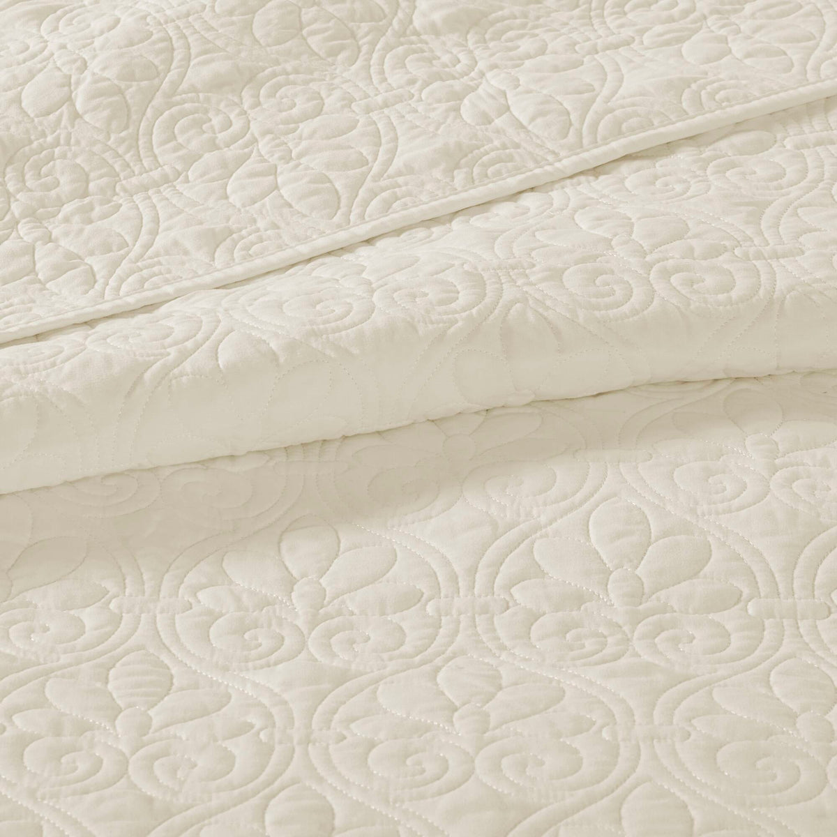 Cozy Throw Blanket, Quebec 3 Piece Reversible Quilt Set, Lightweight Design, Machine-Washable Care for Sofas, Beds and Relaxing at Home image 38