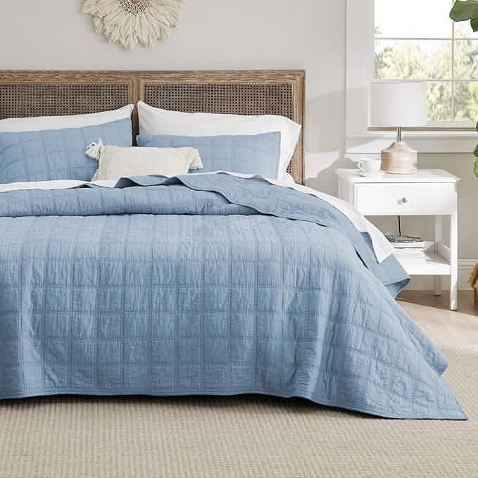 Cozy Throw Blanket, Voile Cotton Quilt Set, Lightweight Design, Breathable Construction for Sofas, Beds and Relaxing at Home image 38