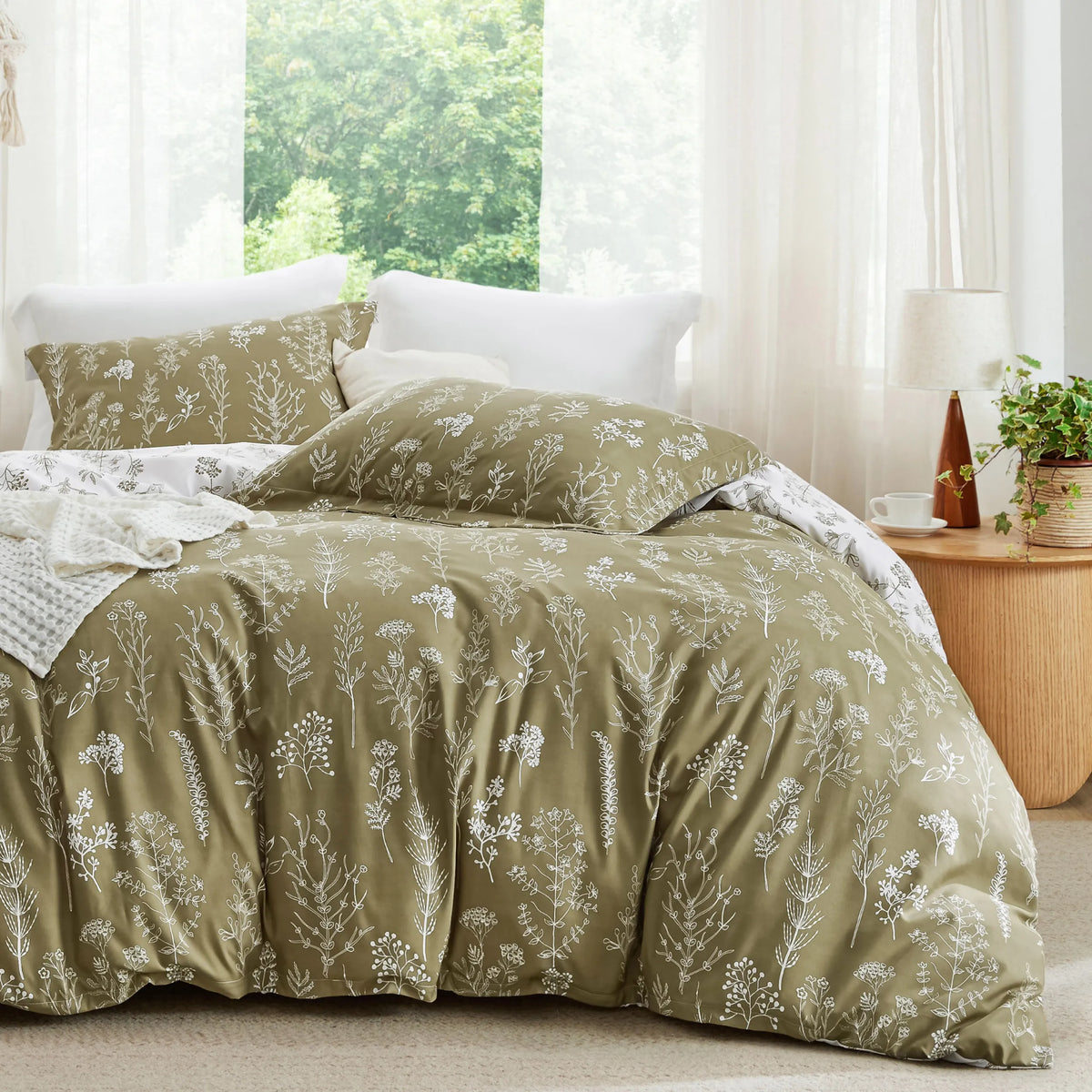 Down & Feather Comforter, Floral Set, Machine-Washable Care for Everyday Bedding and Comfortable Sleep, 7 Sizes and 13 Colors image 38