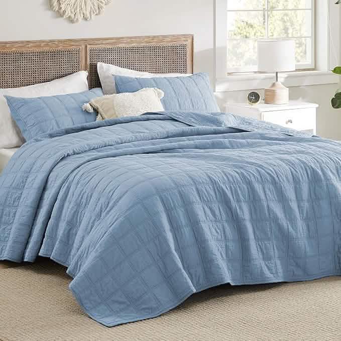 Cozy Throw Blanket, Voile Cotton Quilt Set, Lightweight Design, Breathable Construction for Sofas, Beds and Relaxing at Home image 39