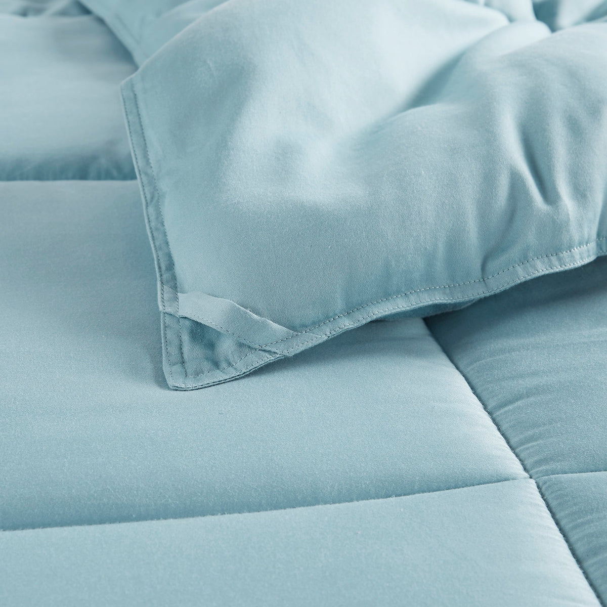 Down Alternative Comforter, Winfield 300 Thread Count Cotton Shell, Machine-Washable Care for Everyday Bedding and Comfortable Sleep image 39