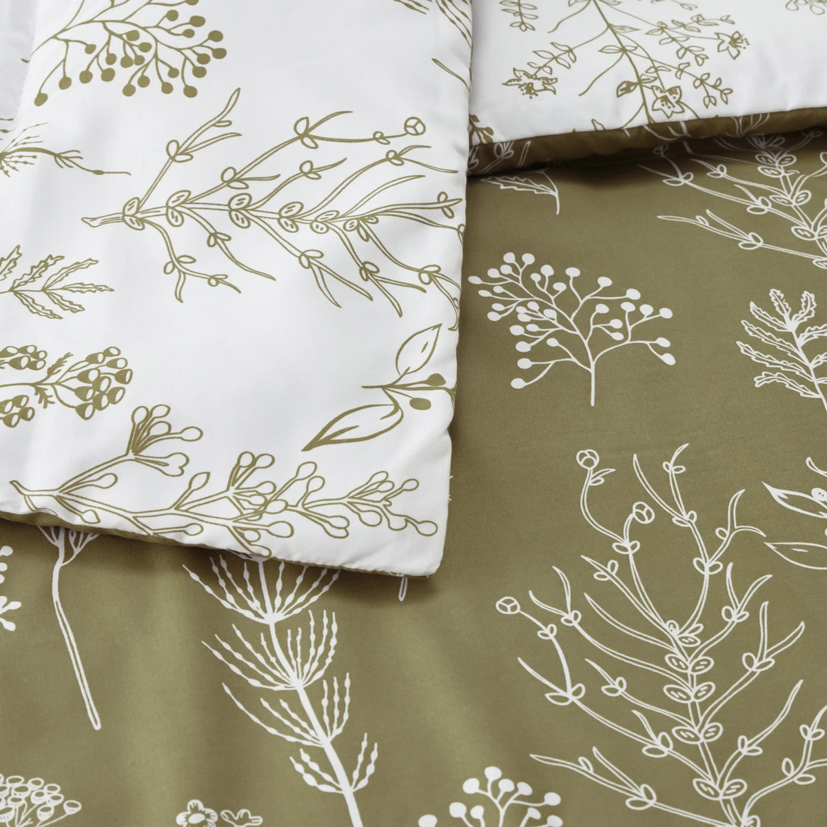 Down & Feather Comforter, Floral Set, Machine-Washable Care for Everyday Bedding and Comfortable Sleep, 7 Sizes and 13 Colors image 40