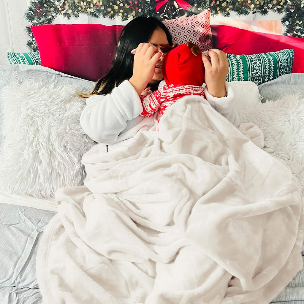 Cozy Throw Blanket, Flannel Fleece 300gsm, Lightweight Design for Living Rooms, Bedrooms and Everyday Lounging, 4 Sizes and 29 Colors image 41