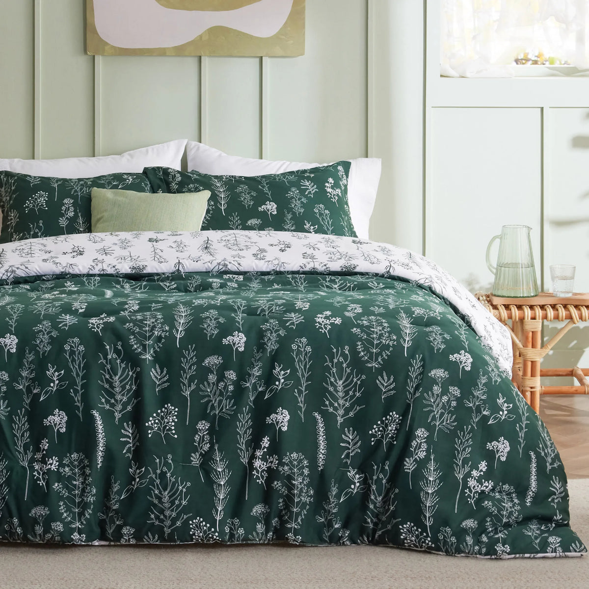 Down & Feather Comforter, Reversible Floral Print Set, Machine-Washable Care for Everyday Bedding and Comfortable Sleep image 44
