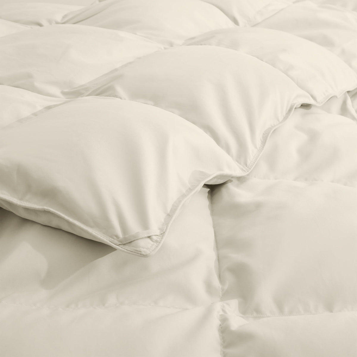 Down & Feather Comforter, Goose, Lightweight Design, Machine-Washable Care for Everyday Bedding and Comfortable Sleep, 4 Sizes and 8 Colors image 44