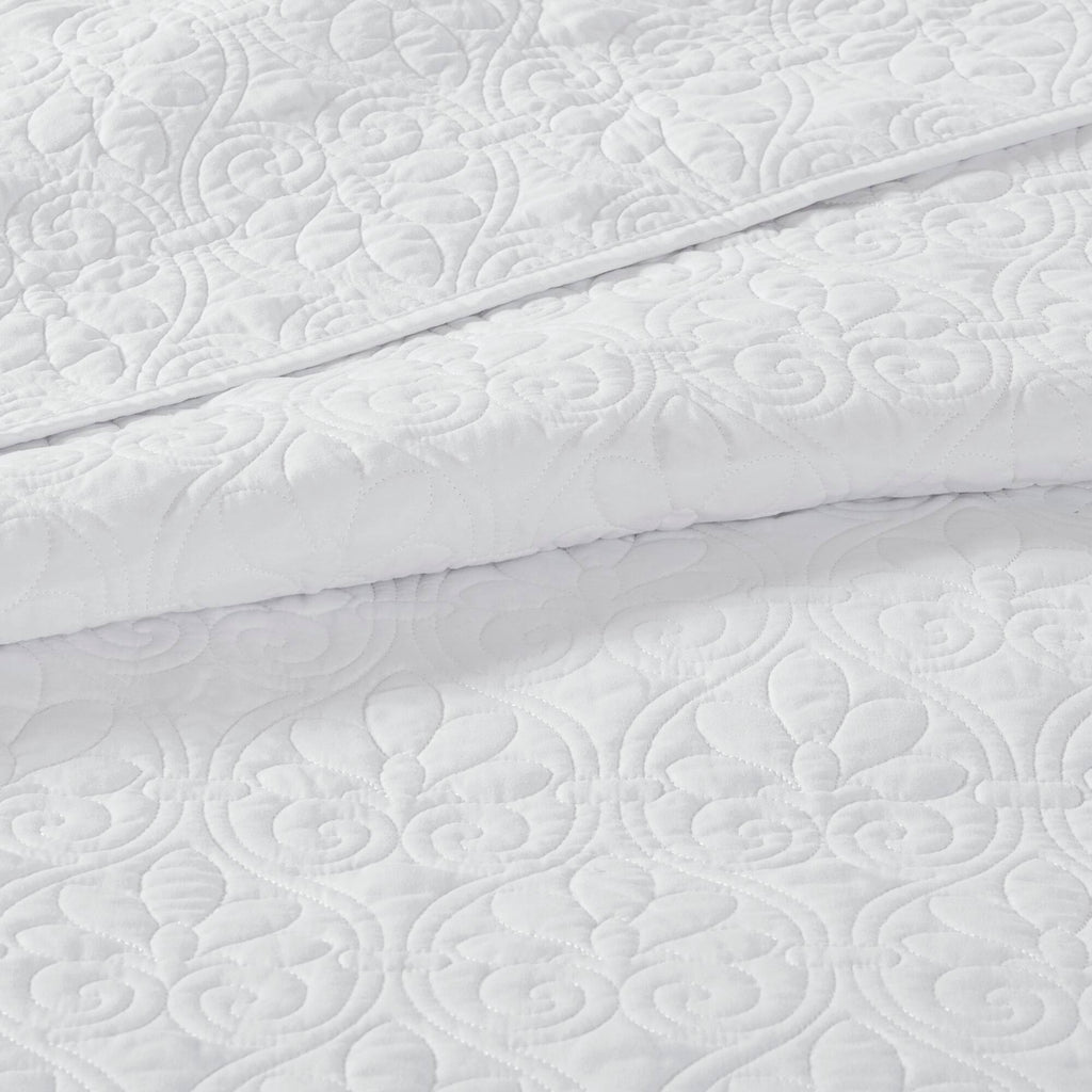 Cozy Throw Blanket, Quebec 3 Piece Reversible Quilt Set, Lightweight Design, Machine-Washable Care for Sofas, Beds and Relaxing at Home image 45