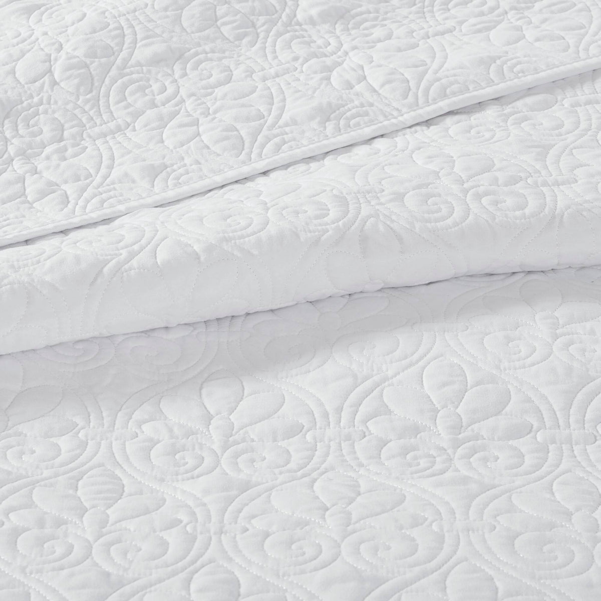 Cozy Throw Blanket, Quebec 3 Piece Reversible Quilt Set, Lightweight Design, Machine-Washable Care for Sofas, Beds and Relaxing at Home image 45