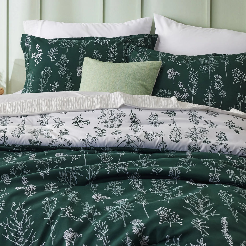 Down & Feather Comforter, Reversible Floral Print Set, Machine-Washable Care for Everyday Bedding and Comfortable Sleep image 45