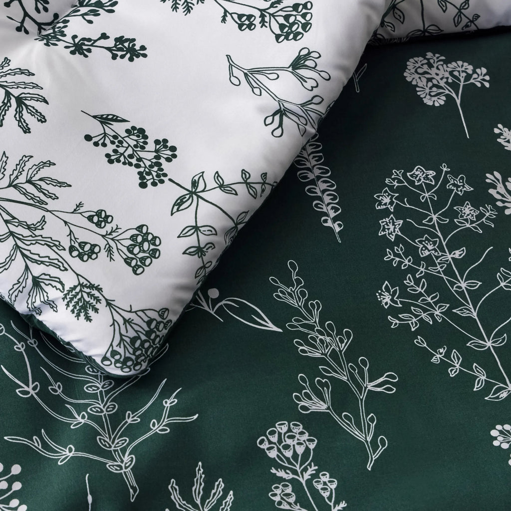 Down & Feather Comforter, Reversible Floral Print Set, Machine-Washable Care for Everyday Bedding and Comfortable Sleep image 46