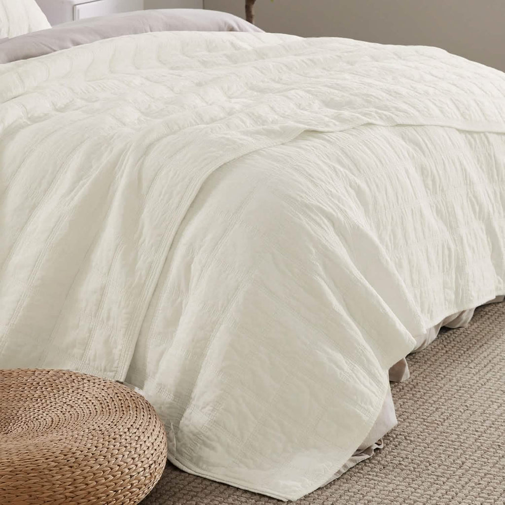 Cozy Throw Blanket, Voile Cotton Quilt Set, Lightweight Design, Breathable Construction for Sofas, Beds and Relaxing at Home image 46
