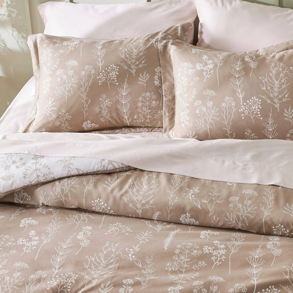 Down & Feather Comforter, Reversible Floral Print Set, Machine-Washable Care for Everyday Bedding and Comfortable Sleep image 51