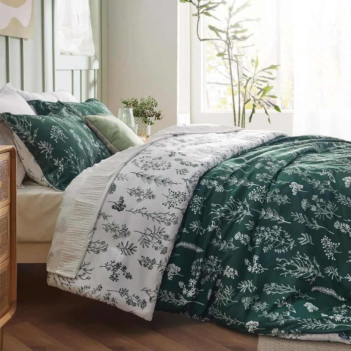 Duvet Cover Set, Reversible Floral Print, Breathable Construction for Bedroom Bedding Refresh and Everyday Comfort, 4 Sizes and 13 Colors image 51