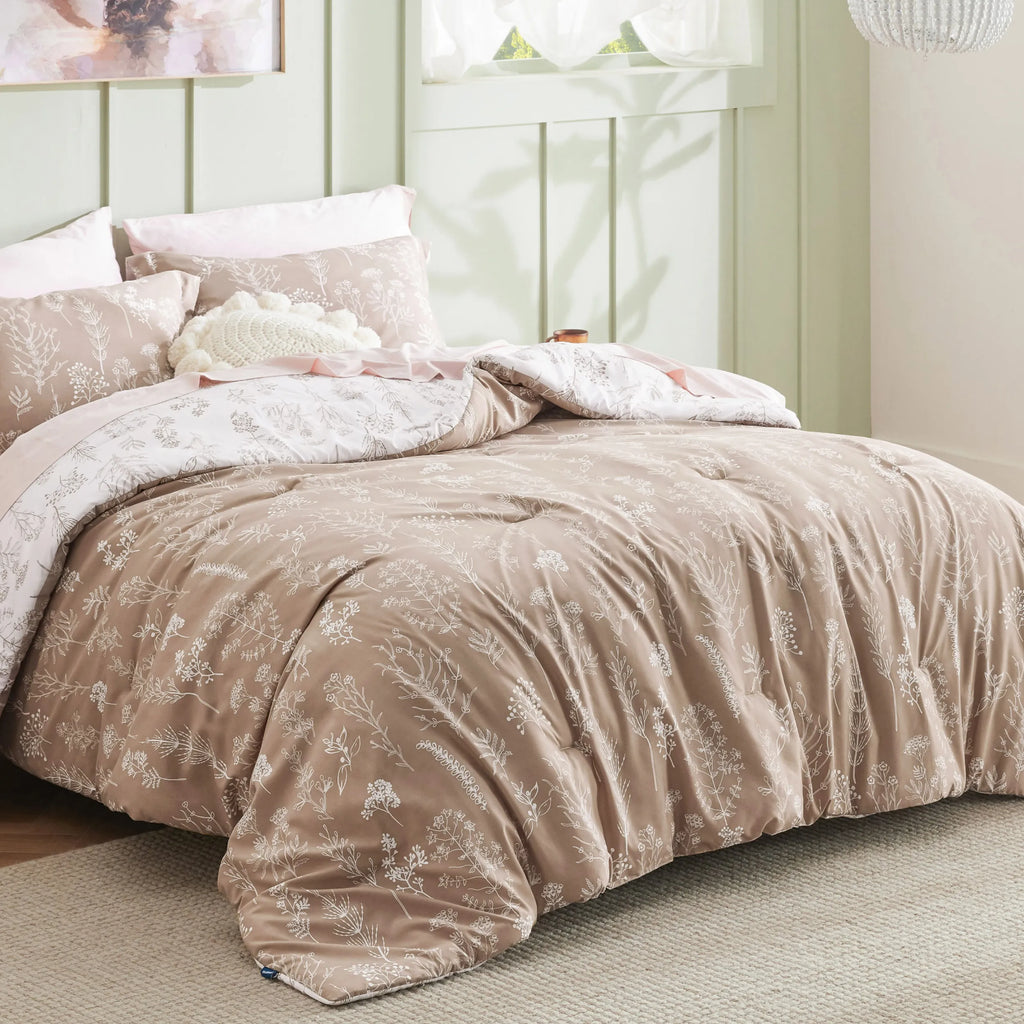 Down & Feather Comforter, Reversible Floral Print Set, Machine-Washable Care for Everyday Bedding and Comfortable Sleep image 53