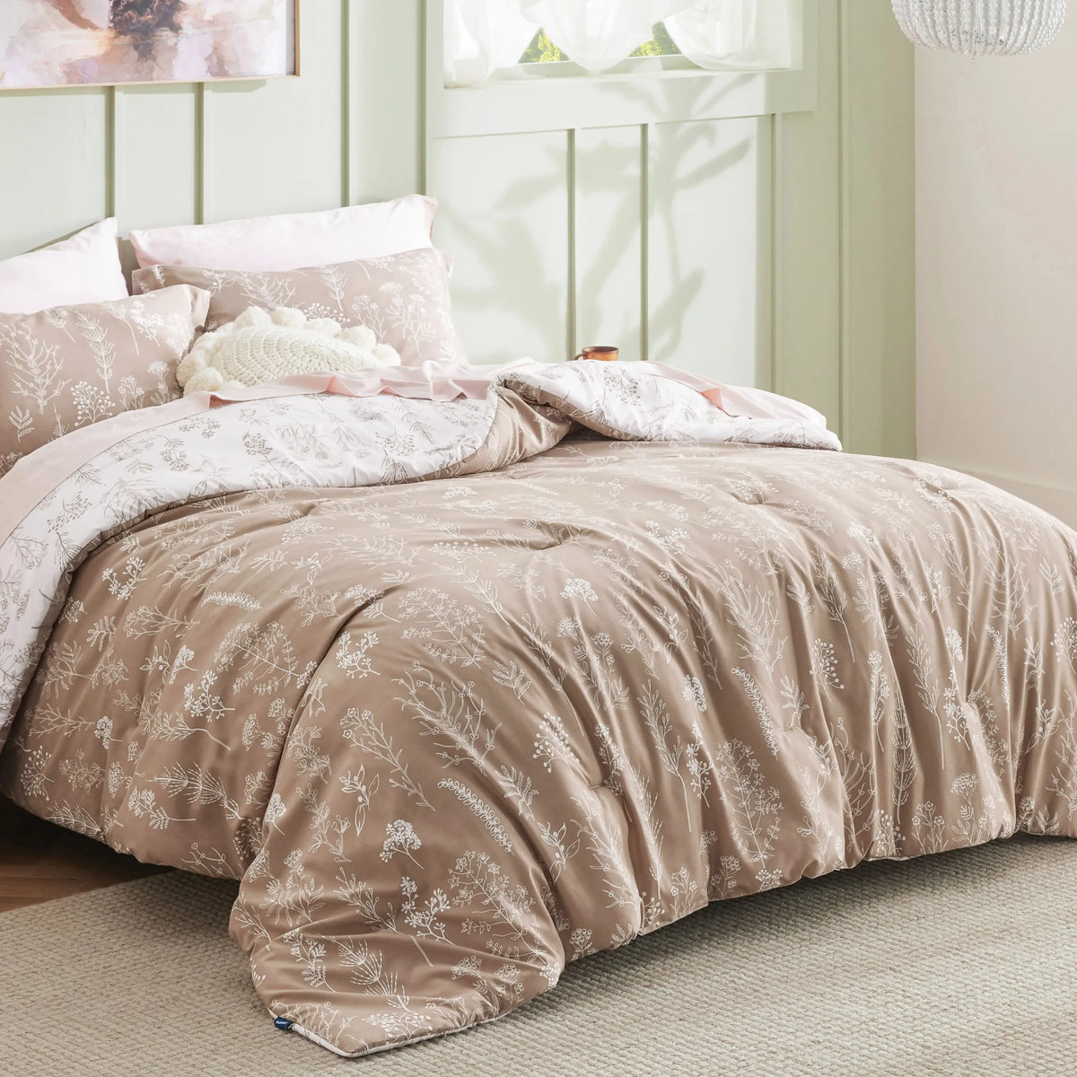 Down & Feather Comforter, Reversible Floral Print Set, Machine-Washable Care for Everyday Bedding and Comfortable Sleep image 53