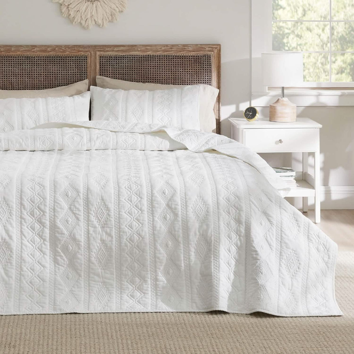 Cozy Throw Blanket, Voile Cotton Quilt Set, Lightweight Design, Breathable Construction for Sofas, Beds and Relaxing at Home image 56
