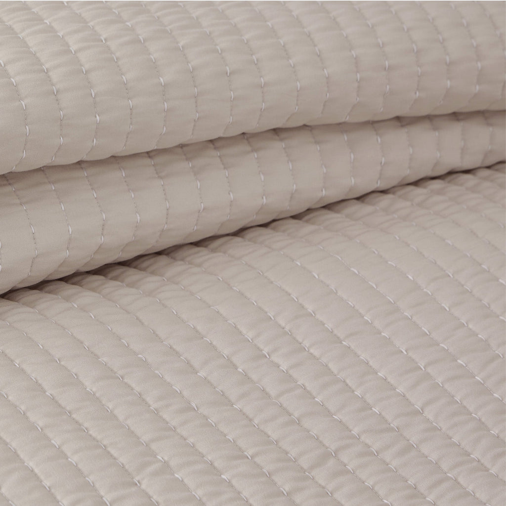 Cozy Throw Blanket, Corduroy Pattern Quilt Set, Breathable Construction for Living Rooms, Bedrooms and Everyday Lounging image 57