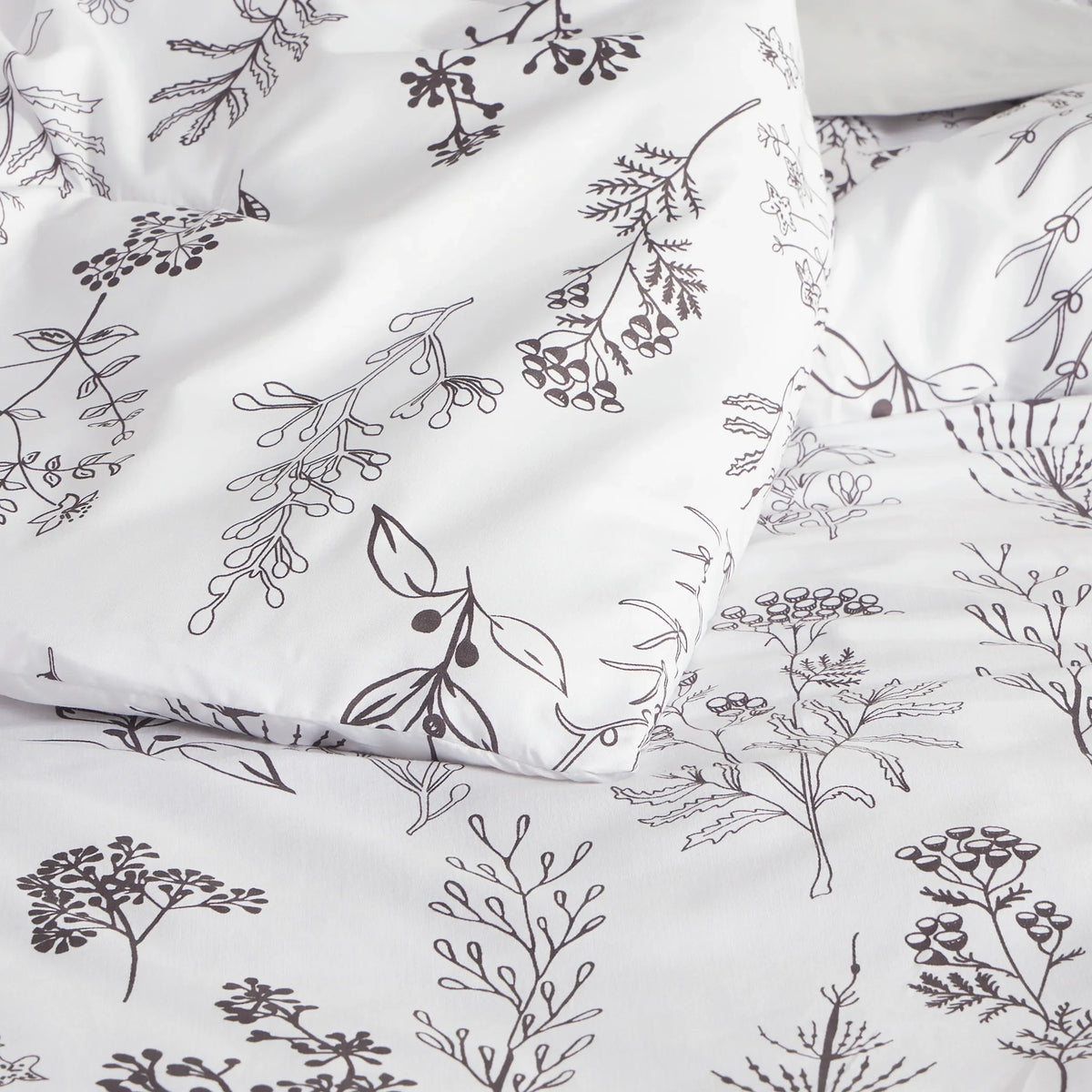 Down & Feather Comforter, Floral Set, Machine-Washable Care for Everyday Bedding and Comfortable Sleep, 7 Sizes and 13 Colors image 58