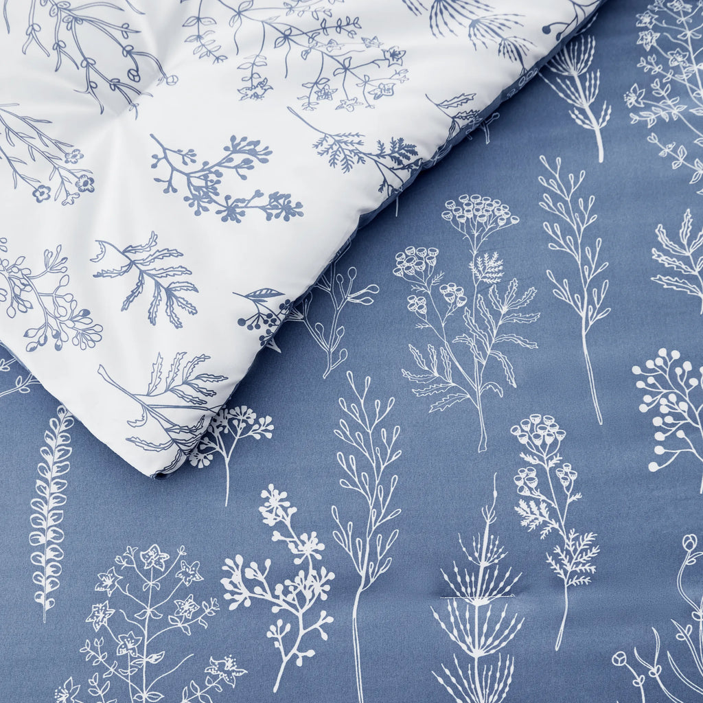 Down & Feather Comforter, Reversible Floral Print Set, Machine-Washable Care for Everyday Bedding and Comfortable Sleep image 58