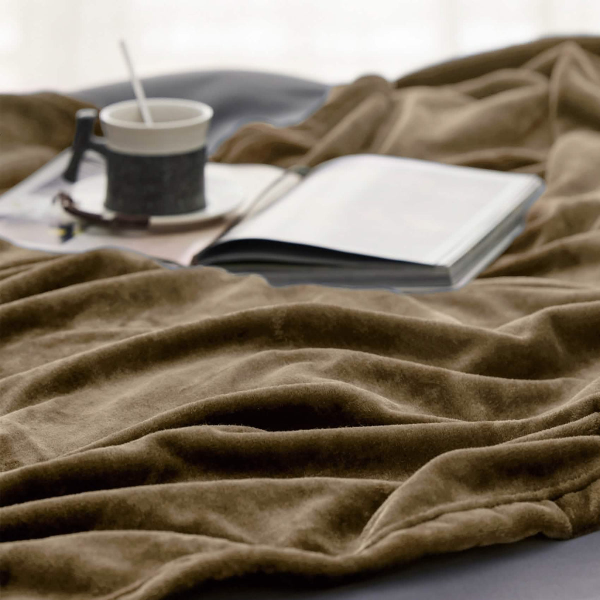 Cozy Throw Blanket, Flannel Fleece 300gsm, Lightweight Design for Living Rooms, Bedrooms and Everyday Lounging, 4 Sizes and 29 Colors image 61