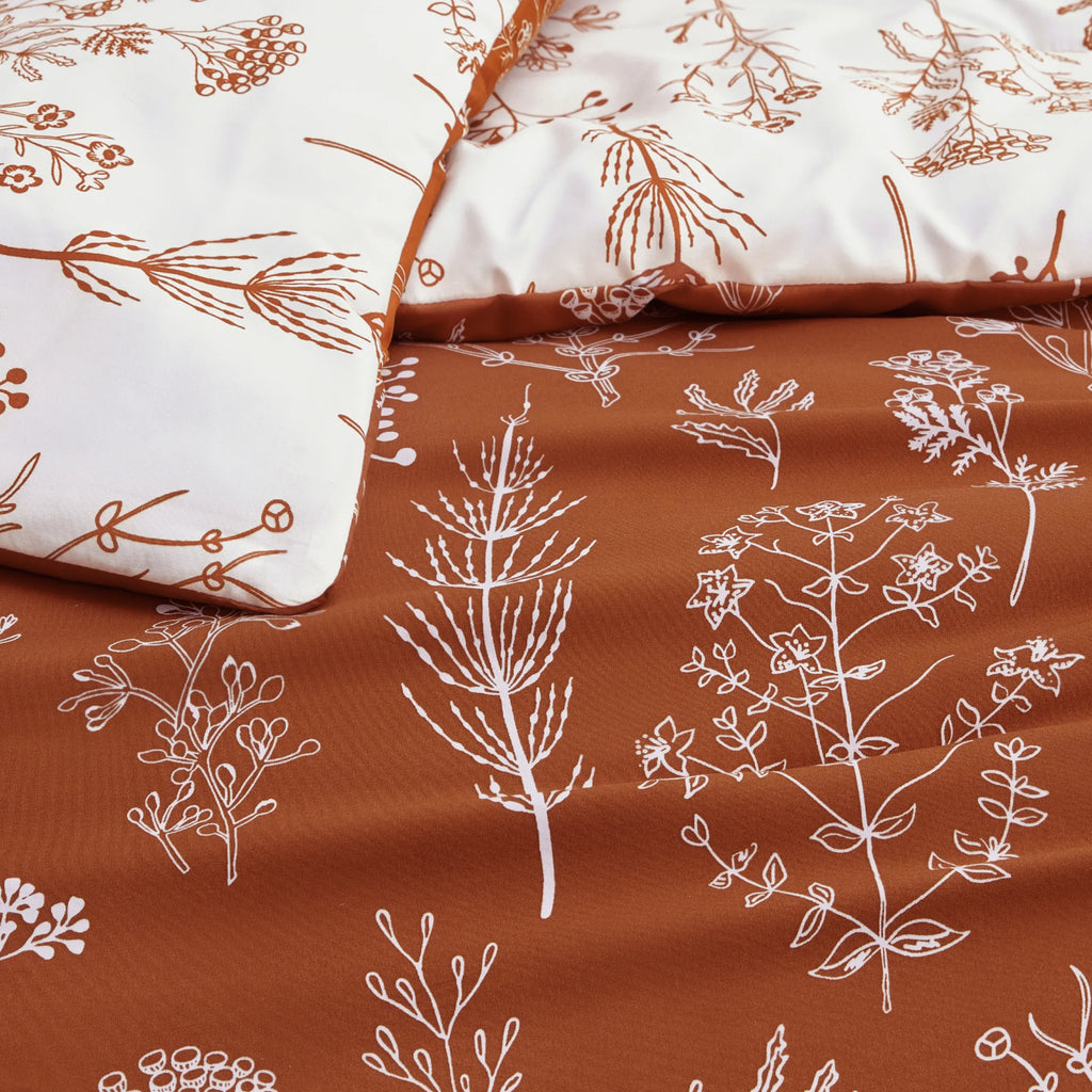 Down & Feather Comforter, Floral Set, Machine-Washable Care for Everyday Bedding and Comfortable Sleep, 7 Sizes and 13 Colors image 64