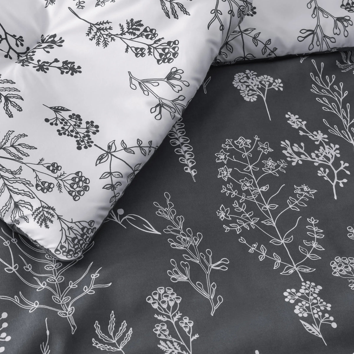 Down & Feather Comforter, Reversible Floral Print Set, Machine-Washable Care for Everyday Bedding and Comfortable Sleep image 64