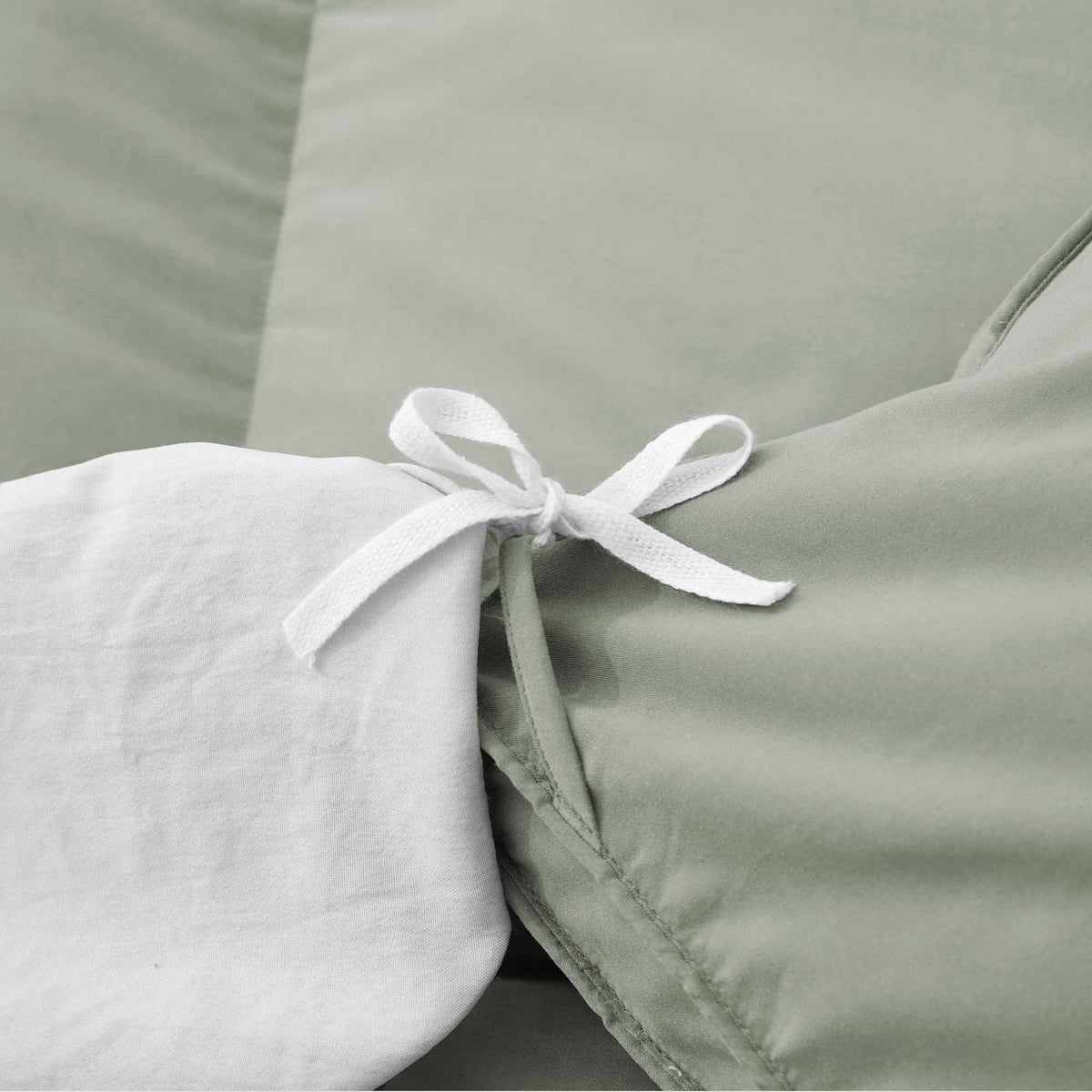 Down & Feather Comforter, Goose, Lightweight Design, Machine-Washable Care for Everyday Bedding and Comfortable Sleep, 4 Sizes and 8 Colors image 67