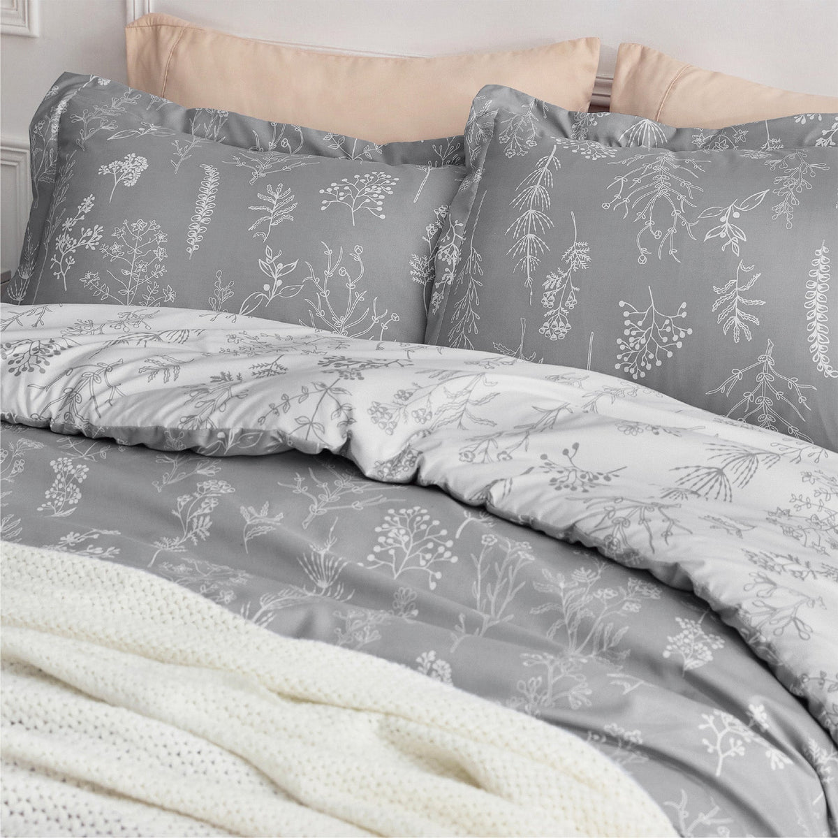 Duvet Cover Set, Reversible Floral Print, Breathable Construction for Bedroom Bedding Refresh and Everyday Comfort, 4 Sizes and 13 Colors image 67