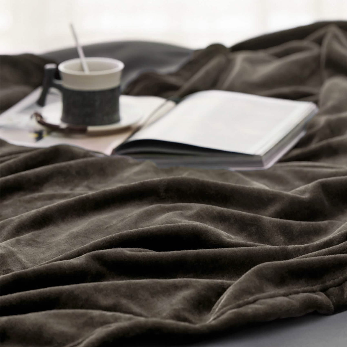 Cozy Throw Blanket, Flannel Fleece 300gsm, Lightweight Design for Living Rooms, Bedrooms and Everyday Lounging, 4 Sizes and 29 Colors image 68