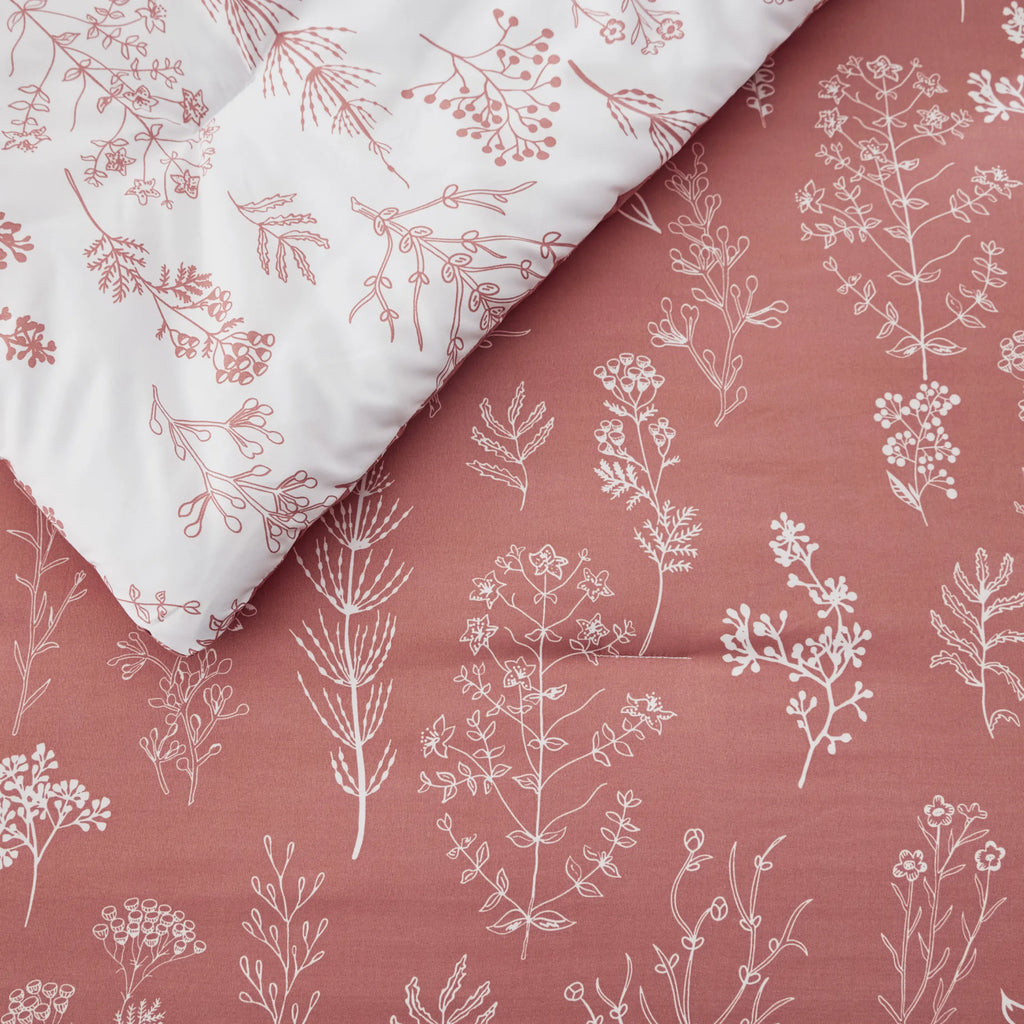 Down & Feather Comforter, Reversible Floral Print Set, Machine-Washable Care for Everyday Bedding and Comfortable Sleep image 70