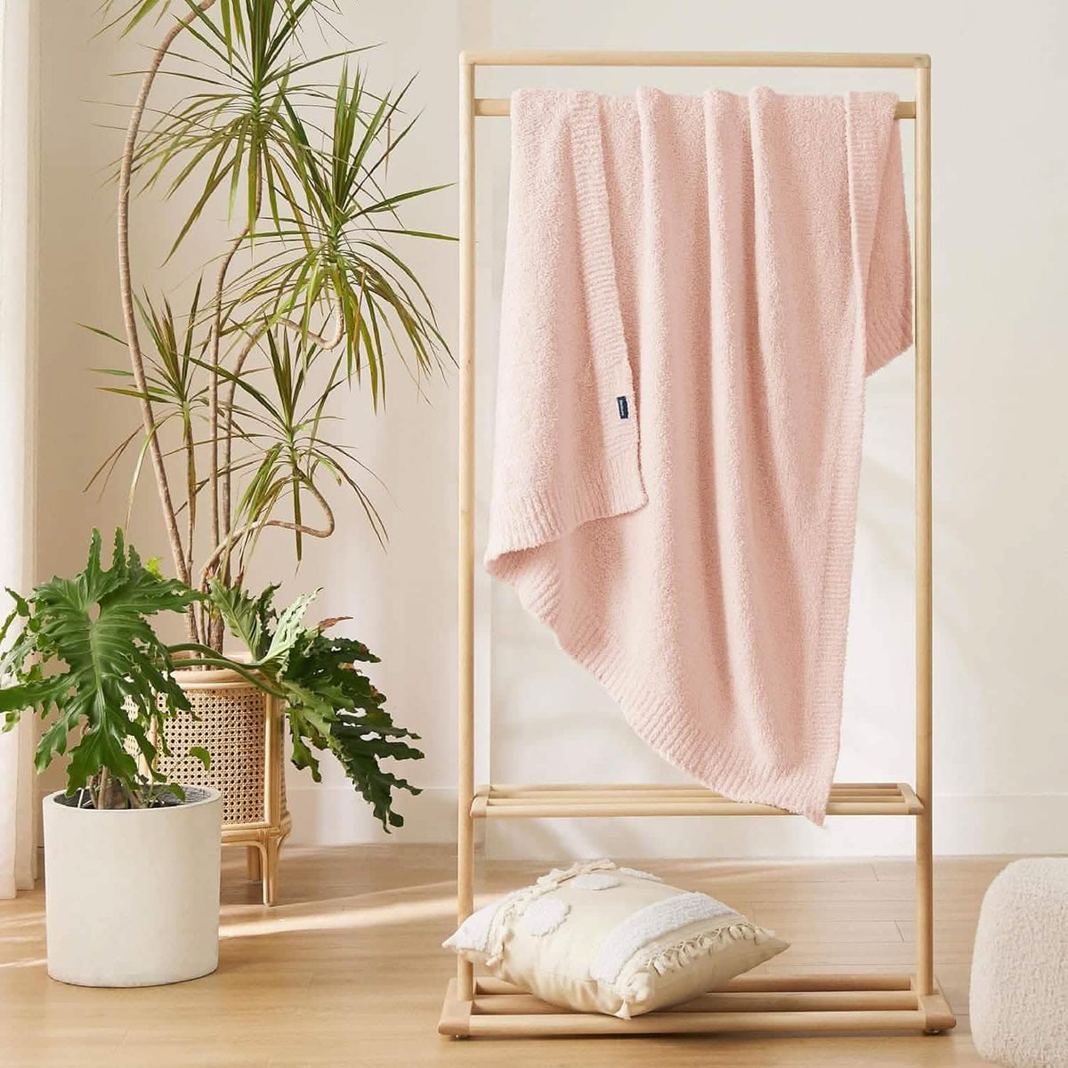 Cozy Throw Blanket, Feather Yarn, Lightweight Design, Machine-Washable Care for Sofas, Beds and Relaxing at Home, 2 Sizes and 12 Colors image 71