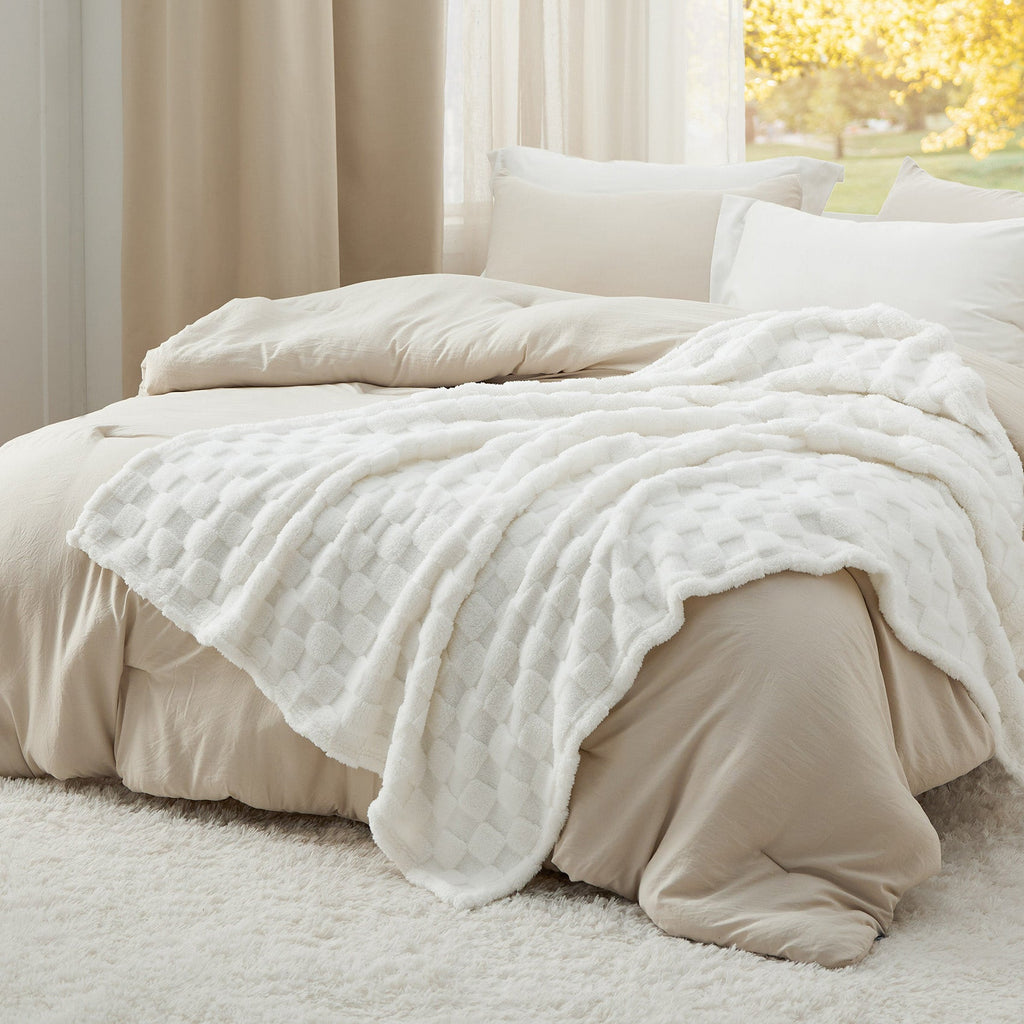 Cozy Throw Blanket, Jacquard Shaggy Sherpa for Living Rooms, Bedrooms and Everyday Lounging, 4 Sizes and 19 Colors image 71