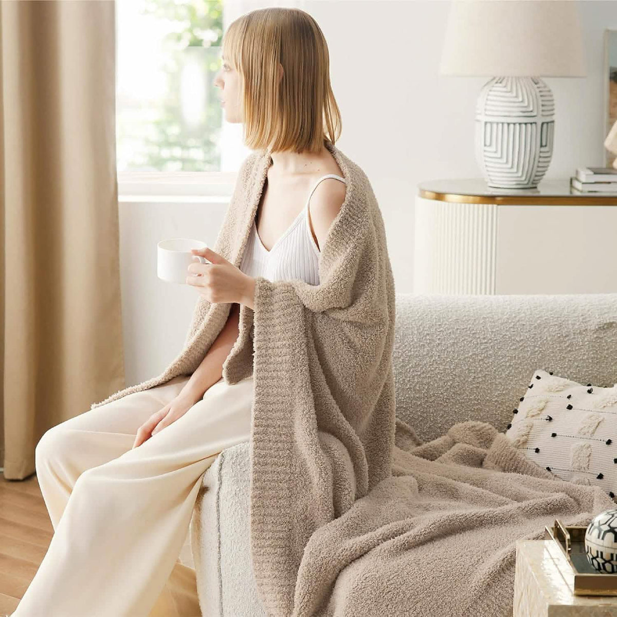 Cozy Throw Blanket, Feather Yarn, Lightweight Design, Machine-Washable Care for Sofas, Beds and Relaxing at Home, 2 Sizes and 12 Colors image 72