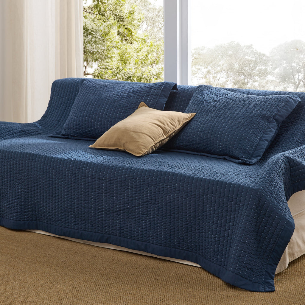 Cozy Throw Blanket, Corduroy Pattern Quilt Set, Breathable Construction for Living Rooms, Bedrooms and Everyday Lounging image 74