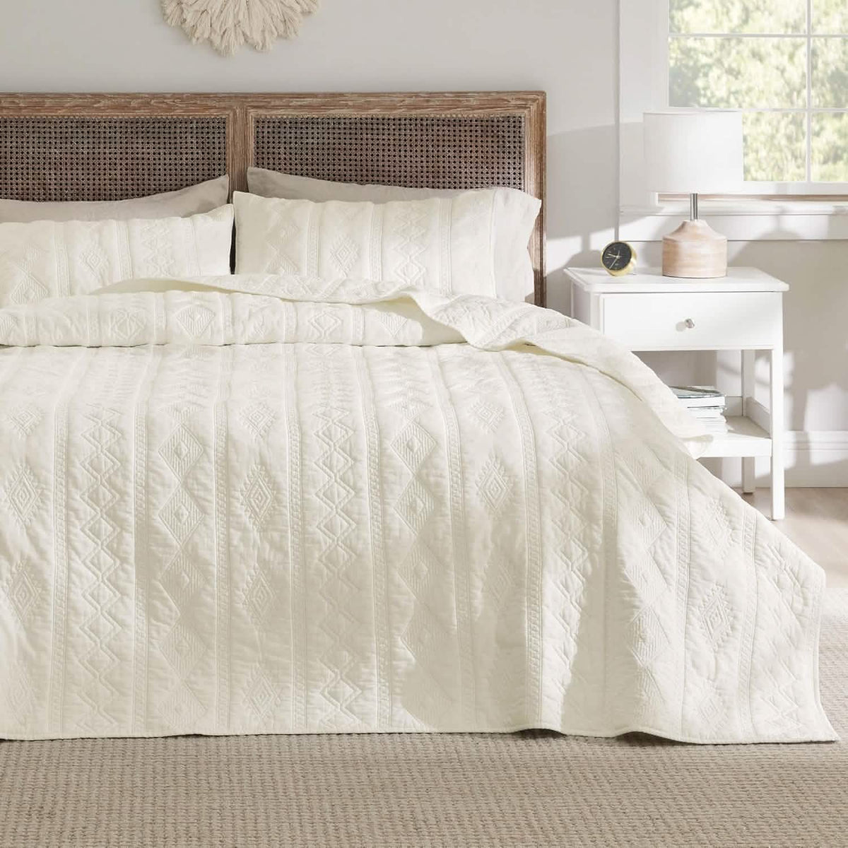 Cozy Throw Blanket, Voile Cotton Quilt Set, Lightweight Design, Breathable Construction for Sofas, Beds and Relaxing at Home image 74