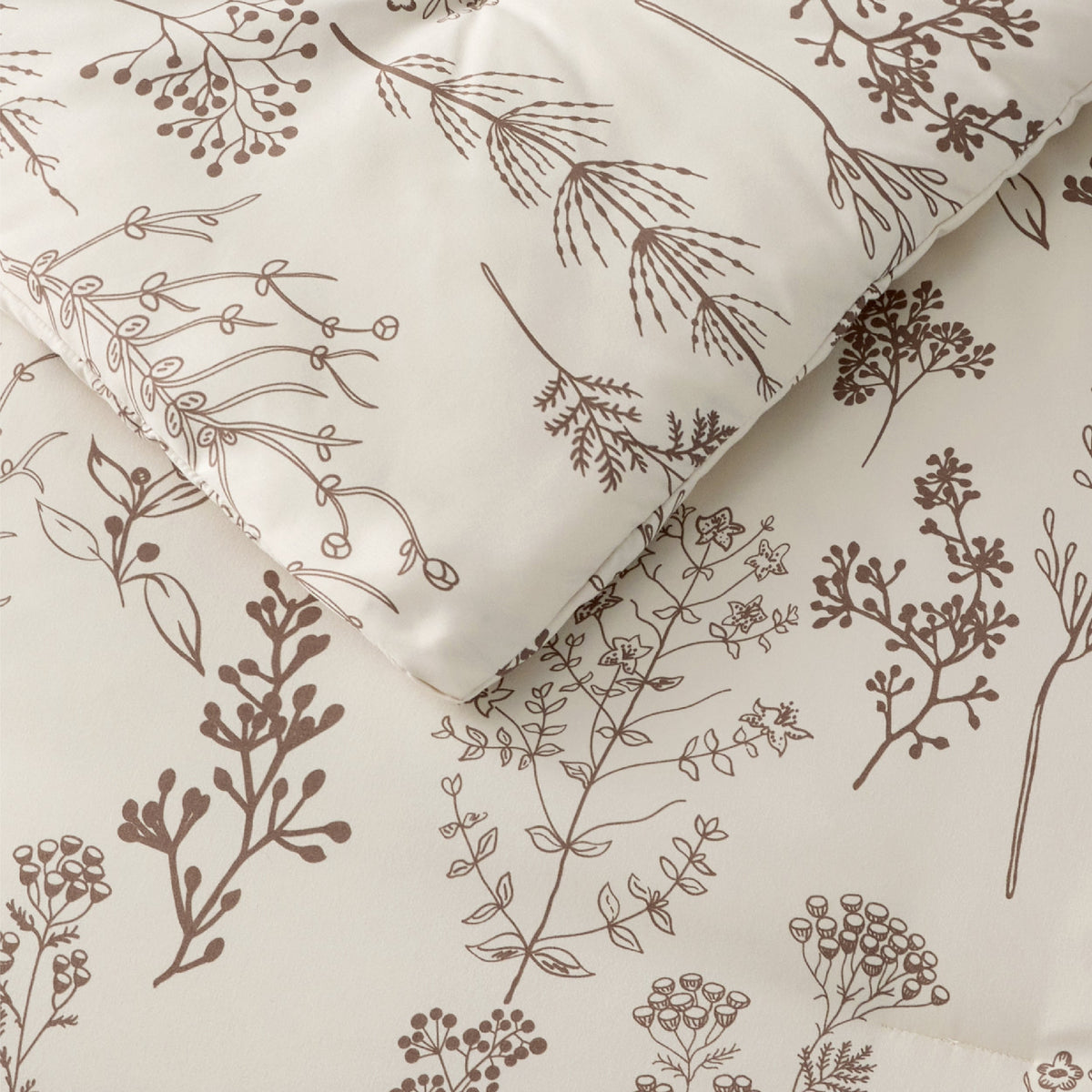 Down & Feather Comforter, Floral Set, Machine-Washable Care for Everyday Bedding and Comfortable Sleep, 7 Sizes and 13 Colors image 76