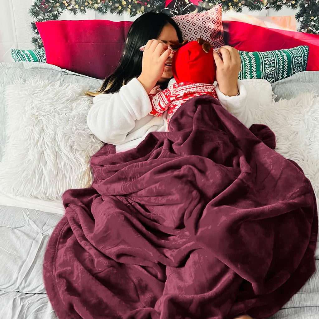 Cozy Throw Blanket, Flannel Fleece 300gsm, Lightweight Design for Living Rooms, Bedrooms and Everyday Lounging, 4 Sizes and 29 Colors image 76