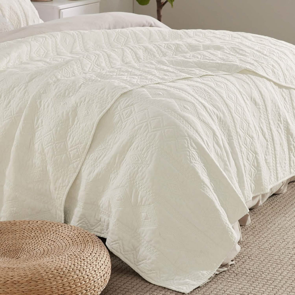 Cozy Throw Blanket, Voile Cotton Quilt Set, Lightweight Design, Breathable Construction for Sofas, Beds and Relaxing at Home image 77