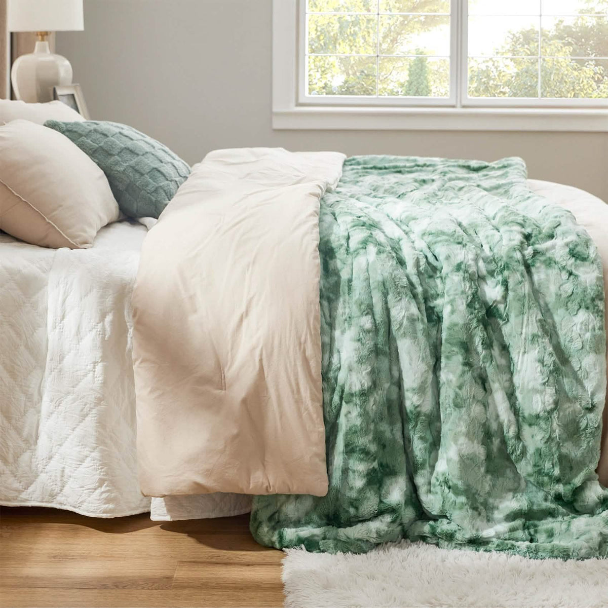 Cozy Throw Blanket, Faux Fur Sherpa Fleece for Sofas, Beds and Relaxing at Home, 4 Sizes and 10 Colors image 77