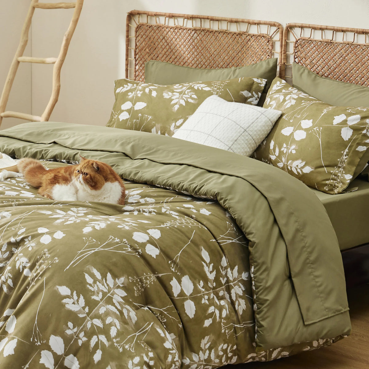 Bed Comforter, Elegant Floral Sets for Everyday Bedding and Comfortable Sleep, 4 Sizes and 15 Colors image 81