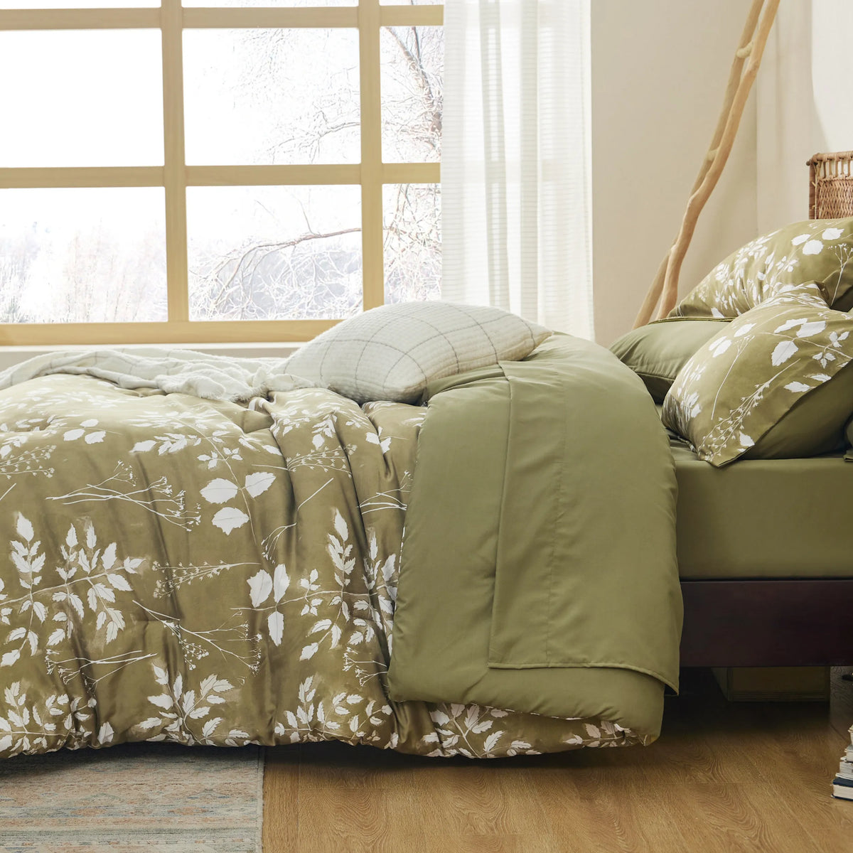 Bed Comforter, Elegant Floral Sets for Everyday Bedding and Comfortable Sleep, 4 Sizes and 15 Colors image 82