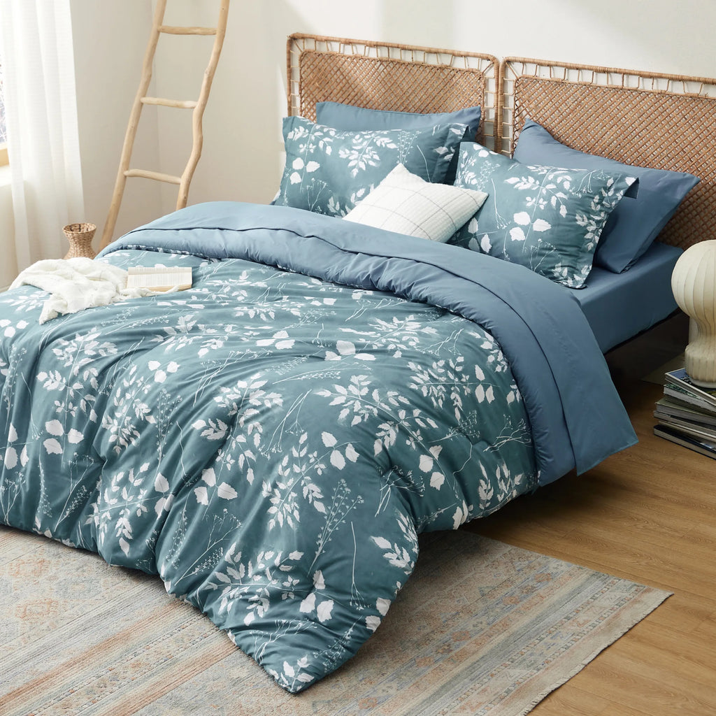 Bed Comforter, Elegant Floral Sets for Everyday Bedding and Comfortable Sleep, 4 Sizes and 15 Colors image 89
