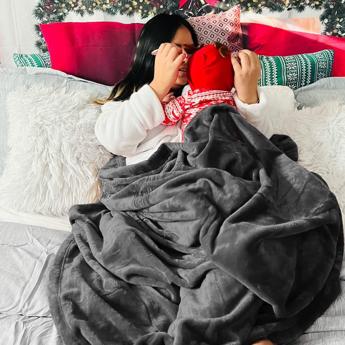 Cozy Throw Blanket, Flannel Fleece 300gsm, Lightweight Design for Living Rooms, Bedrooms and Everyday Lounging, 4 Sizes and 29 Colors image 90