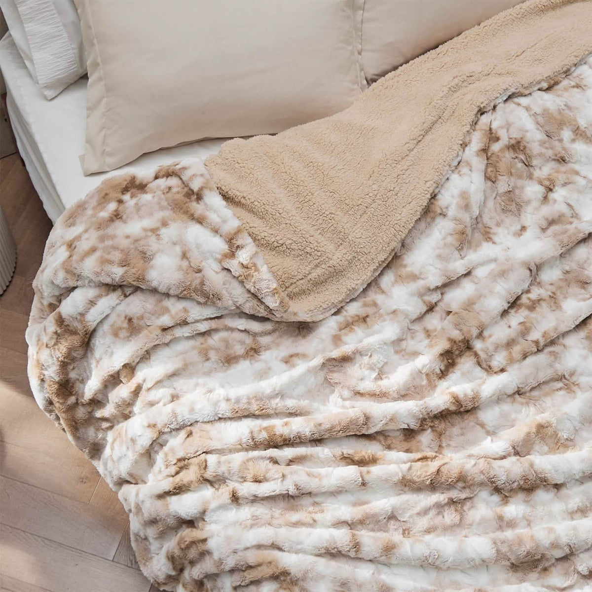 Cozy Throw Blanket, Faux Fur Sherpa Fleece for Sofas, Beds and Relaxing at Home, 4 Sizes and 10 Colors image 92