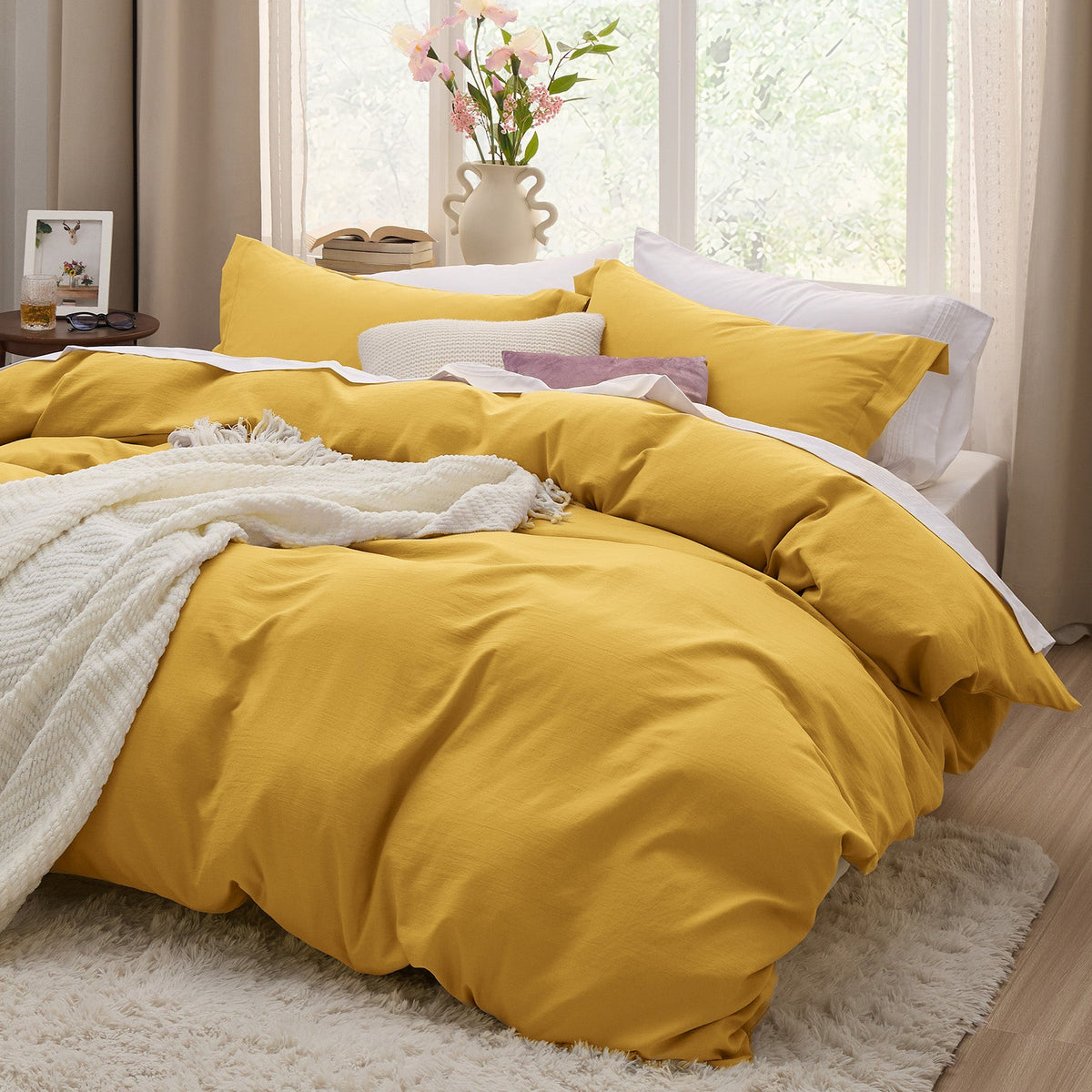 Duvet Cover Set, Ultra Soft Hypoallergenic Microfiber, Lightweight Design for Guest Rooms and Everyday Bedroom Styling image 113